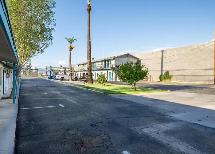 Hotel 7 By Oyo Near Phoenix Airport