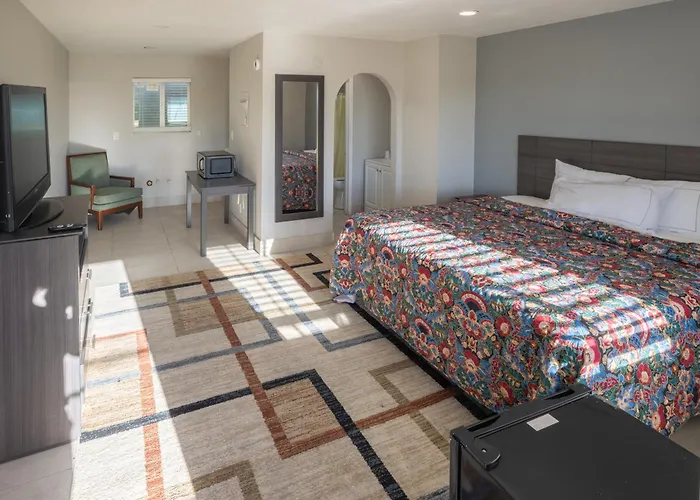 Hotel 7 By Oyo Near Phoenix Airport