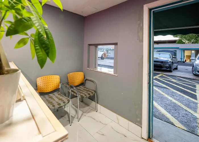 Hotel 7 By Oyo Near Phoenix Airport Mesa
